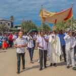 Comoção de fiéis com a morte de dom Osório marca a procissão de Corpus Christi na Beira