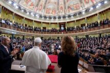 Presidente do Congresso espanhol: com o Papa pela paz e a dignidade humana