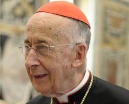 Morre o cardeal Camillo Ruini