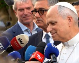 Papa: que o acordo entre EUA e Irã leve ao fim da guerra; é preciso eliminar as armas nucleares