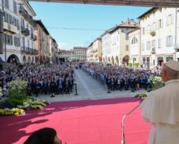 O Papa em Pavia: a razão humana não se fecha na lógica do lucro ou do domínio