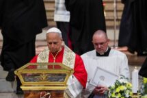 Papa Leão: “ser comunidades centradas no essencial, que é Cristo”