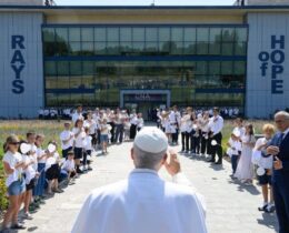 Leão XIV visita o CNHO de Pavia: Deus quer que ninguém sofra