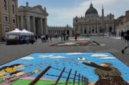 Papa agradece a voluntários pelos tapetes decorados na Solenidade de Pedro e Paulo