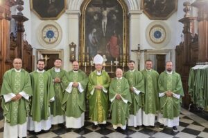Dom José Roberto Fortes Palau, presidiu Santa Missa com a comunidade brasileira na Basílica de Sant’Andrea della Valle