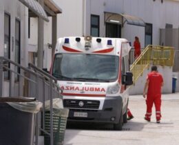 Itália: dentro do centro de acolhimento de Lampedusa, pelos olhos dos migrantes