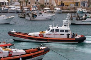 Lampedusa: a Guarda Costeira relata sobre o resgate de migrantes no mar