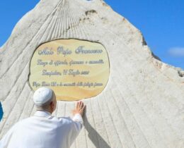 De Francisco a Leão XIV em Lampedusa, porta de entrada de migrantes: o Papa continua com vocês