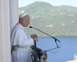 Leão XIV já está em Castel Gandolfo para “um período de descanso, oração e esporte”