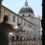 Angelus em Castel Gandolfo: Deus não deixa de acreditar em nós