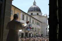 Angelus em Castel Gandolfo: Deus não deixa de acreditar em nós