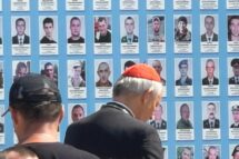 A oração em ucraniano de Zuppi em Kiev: “que Deus conceda uma paz justa”
