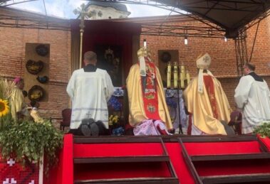 Gallagher em Berdychiv: oração pela paz a Nossa Senhora do Monte Carmelo