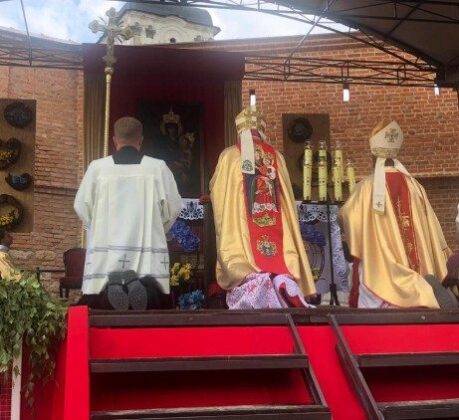 Gallagher em Berdychiv: oração pela paz a Nossa Senhora do Monte Carmelo