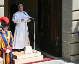 Leão XIV convida a confiarmos na ação silenciosa de Deus, que não se impõe pela força