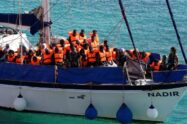 Migrantes: OIM anuncia 3.000 repatriações; novos desembarques em Lampedusa