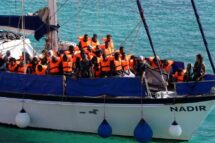 Migrantes: OIM anuncia 3.000 repatriações; novos desembarques em Lampedusa