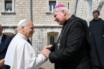 Papa Leão em Montecassino como peregrino da paz, assim como seus predecessores