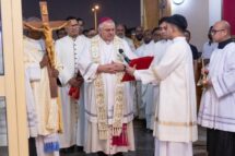 Arábia do Norte: bispo Berardi visita comunidades cristãs.