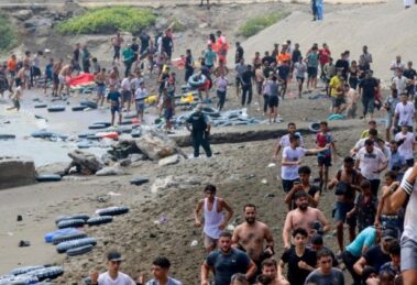 Migrantes continuam a chegar a Ceuta vindos a nado do Marrocos