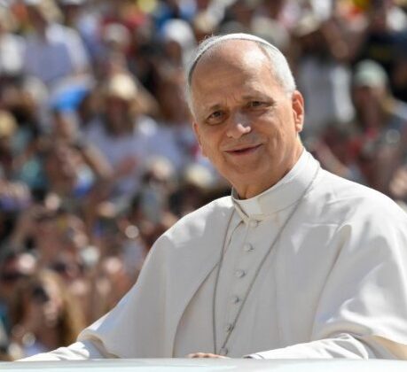 Papa: em tempos de divisão, ser profeta de harmonia e com obras de caridade