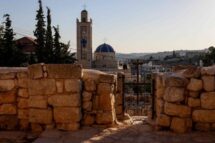Pizzaballa visita Taybeh, na Cisjordânia: preservar a presença cristã