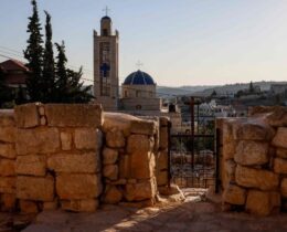 Pizzaballa visita Taybeh, na Cisjordânia: preservar a presença cristã