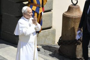 Papa: a mesa de Deus é para todos, a ninguém estão reservadas só as migalhas