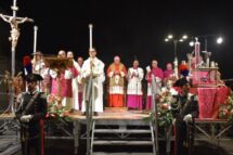 Parolin: rezemos pelos tantos cristãos perseguidos