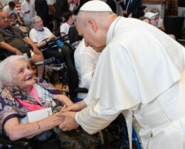 O abraço do Papa a pobres e doentes de Rimini: “deixemo-nos curar por Jesus”
