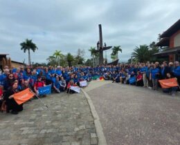 Cardeal Spengler com 320 romeiros peregrinam ao Santuário de Aparecida