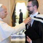 Papa: a exemplo de São Newman, uma formação cristã baseada na dignidade humana