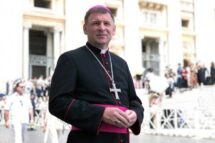 Bispo de Kharkiv com Leão XIV: pessoas estão morrendo na Ucrânia, fazer de tudo para acabar com a guerra