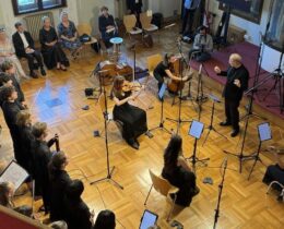Dois violinos, e Mozart está de novo aqui