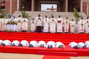 Angola: Diocese de Viana celebra São Francisco com 18 ordenações